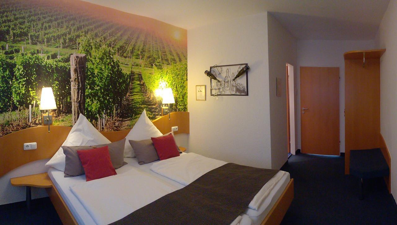 Hotel Rheingold Гернсхайм Екстериор снимка