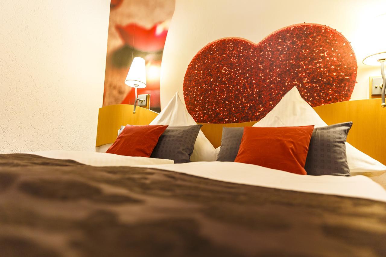 Hotel Rheingold Гернсхайм Екстериор снимка