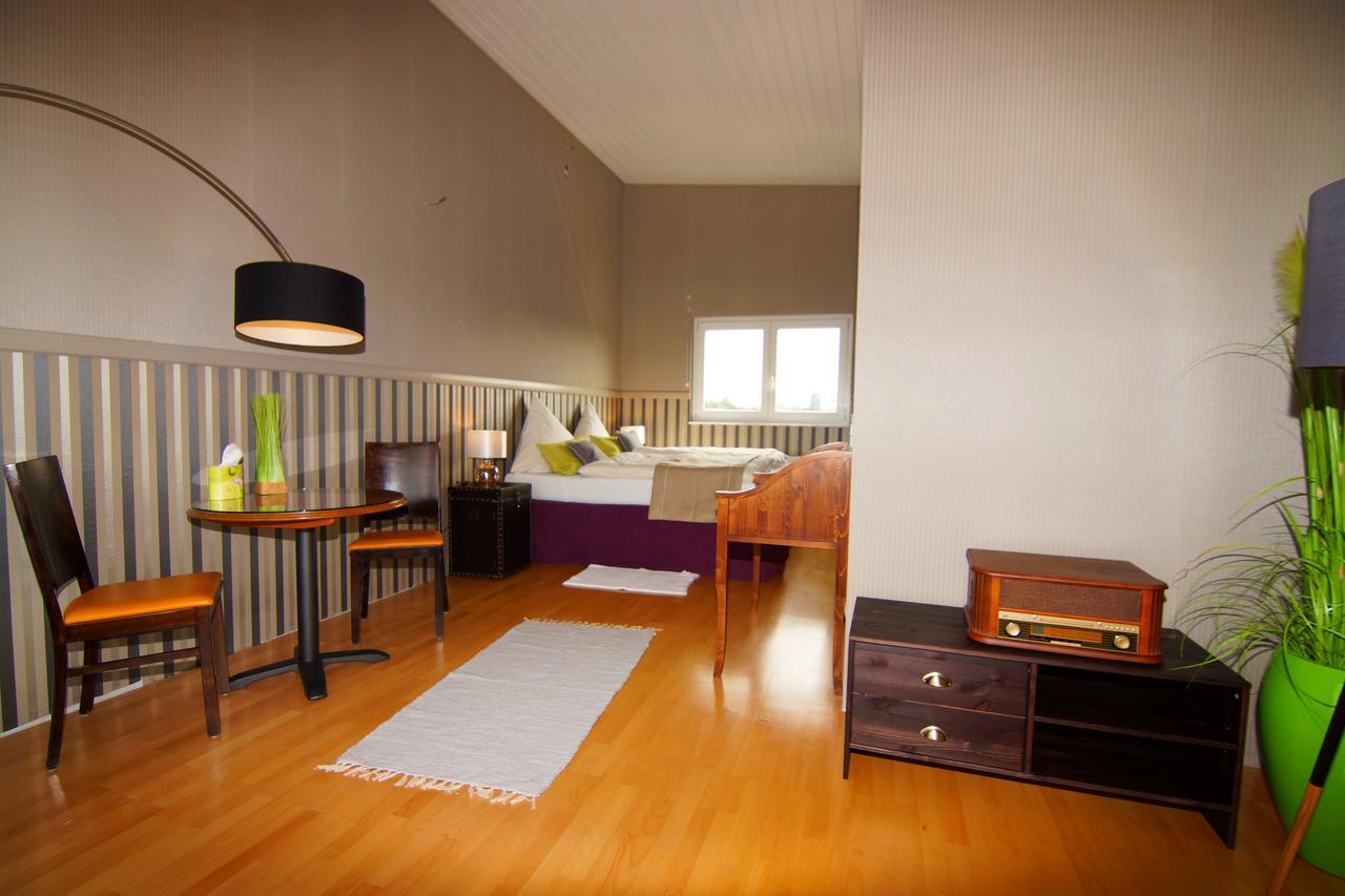 Hotel Rheingold Гернсхайм Екстериор снимка
